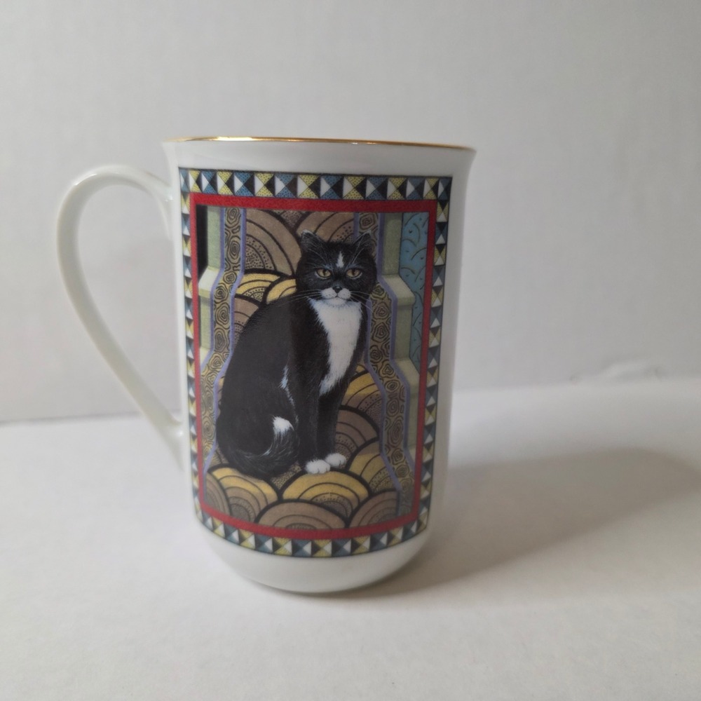 Vintage Russ Berrie Four Seasons Majestic Cats Tuxedo Cat Gold Trim Mug 12601